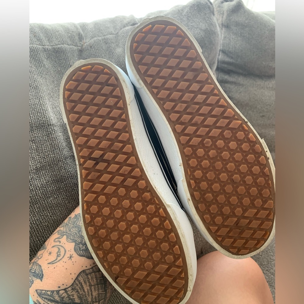 Vans - Picture 5 of 7